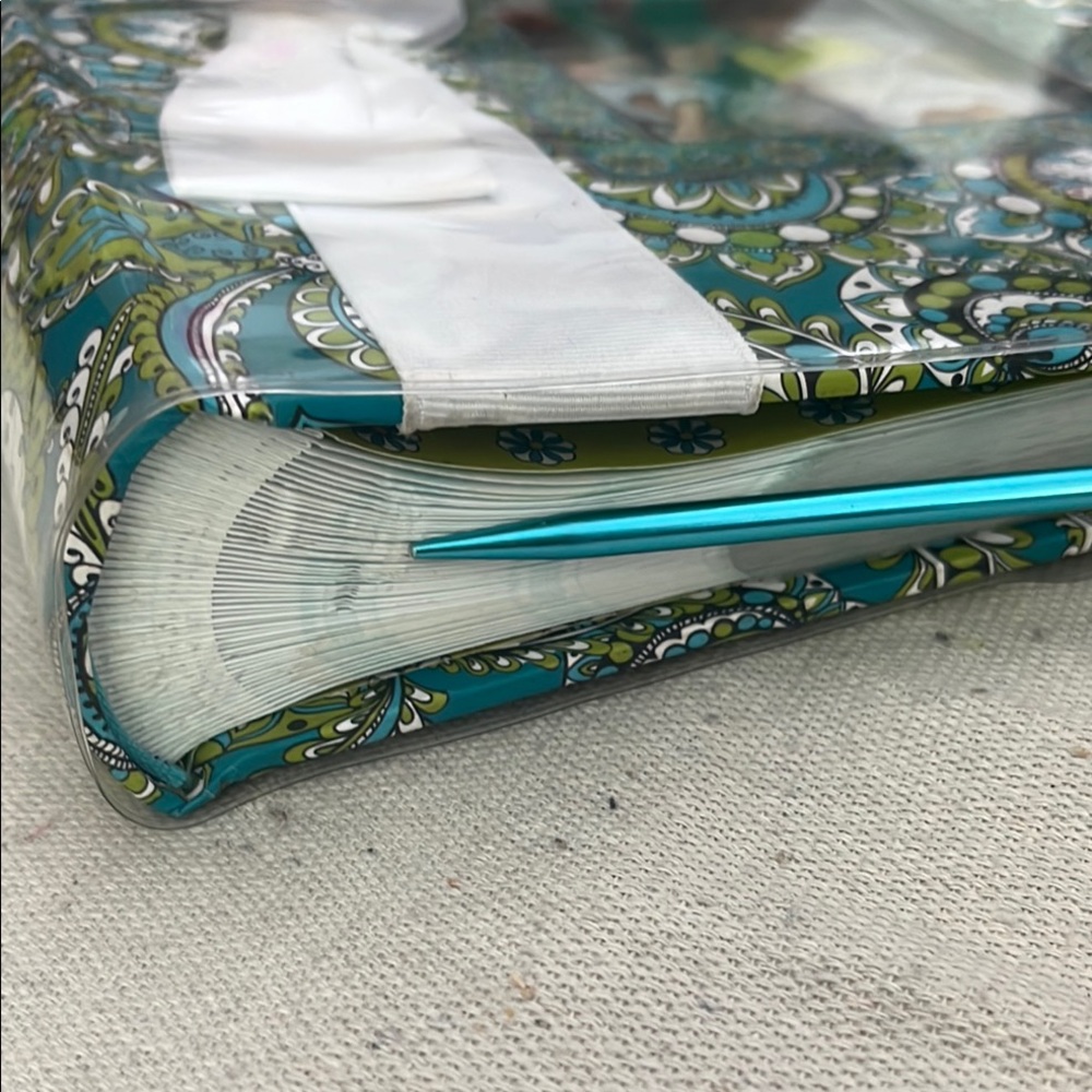 Very Bradley photo Album- Green Teal Paisley with White Bow NEW - Picture 5 of 7